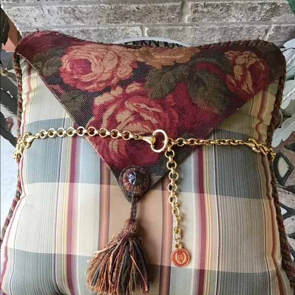 Gold chain belt in medium - Picture 2 of 3